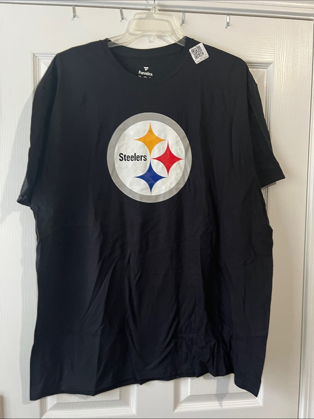 NWOT Fanatics Black Pittsburgh Steelers Logo Tee with Multicolor Emblem